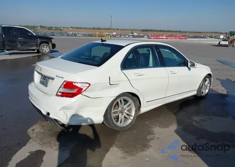 2012 Mercedes-Benz C 300 Luxury 4Matic/Sport 4Matic из США, поврежденный, VIN WDDGF8BB0CA732420